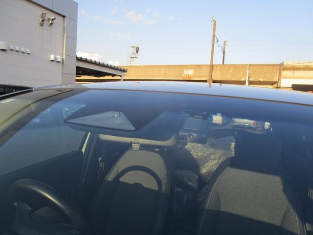 フィット ｅ：ＨＥＶホーム　メモリーナビ・リアカメラ・センシング・ドラレコ・夏冬タイヤ・Ｂｌｕｅｔｏｏｔｈ・ＬＥＤヘッドライト（7枚目）