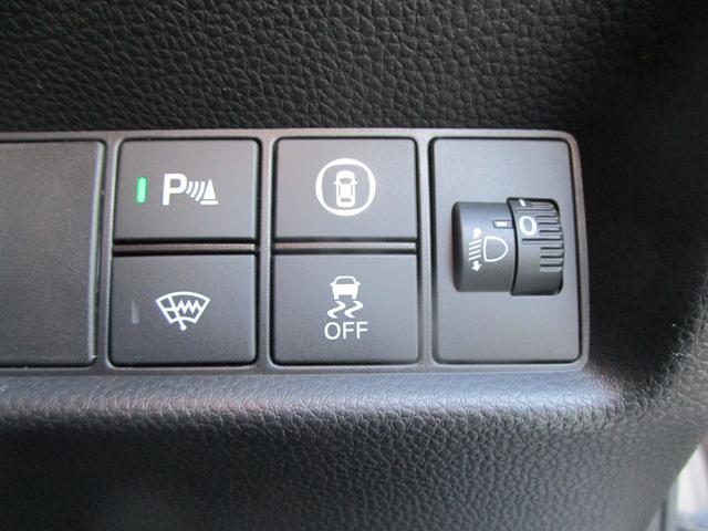 フィット ｅ：ＨＥＶホーム　メモリーナビ・リアカメラ・センシング・ドラレコ・夏冬タイヤ・Ｂｌｕｅｔｏｏｔｈ・ＬＥＤヘッドライト（10枚目）