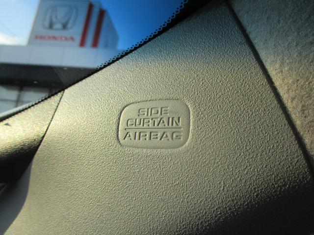 フィット ｅ：ＨＥＶホーム　メモリーナビ・リアカメラ・センシング・ドラレコ・夏冬タイヤ・Ｂｌｕｅｔｏｏｔｈ・ＬＥＤヘッドライト（11枚目）