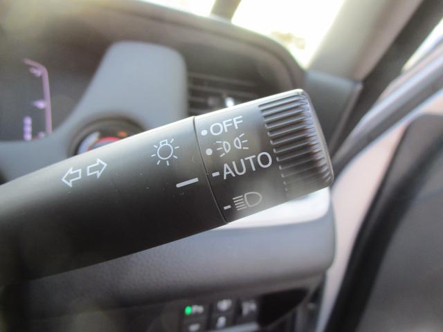 フィット ｅ：ＨＥＶホーム　メモリーナビ・リアカメラ・センシング・ドラレコ・夏冬タイヤ・Ｂｌｕｅｔｏｏｔｈ・ＬＥＤヘッドライト（16枚目）