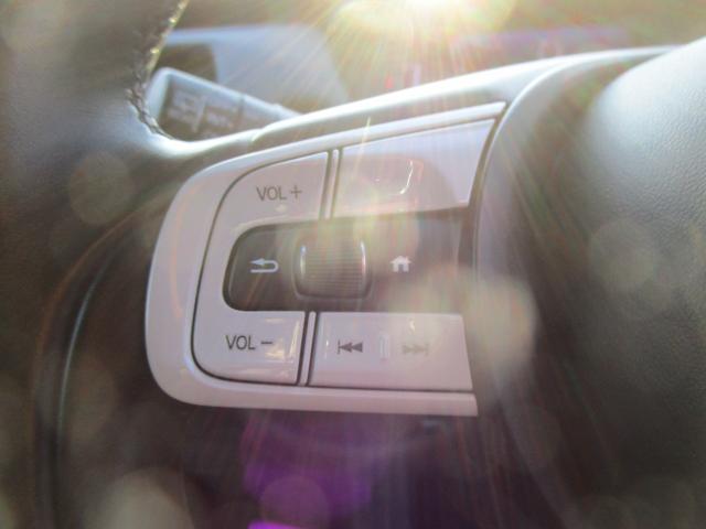 フィット ｅ：ＨＥＶホーム　メモリーナビ・リアカメラ・センシング・ドラレコ・夏冬タイヤ・Ｂｌｕｅｔｏｏｔｈ・ＬＥＤヘッドライト（18枚目）