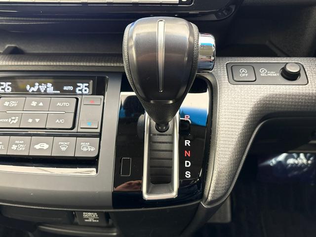 ステップワゴンスパーダ スパーダホンダセンシング　純正フルセグナビ・Ｒカメラ・Ｂｌｕｅｔｏｏｔｈ・ＵＳＢ入力・エンスタ・ＥＴＣ・ＬＥＤライト・左右電動スライドドア・純正フロントドラレコ・（10枚目）