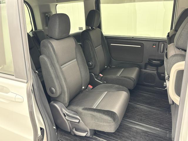 ステップワゴンスパーダ スパーダホンダセンシング　純正フルセグナビ・Ｒカメラ・Ｂｌｕｅｔｏｏｔｈ・ＵＳＢ入力・エンスタ・ＥＴＣ・ＬＥＤライト・左右電動スライドドア・純正フロントドラレコ・（12枚目）