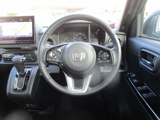 N-ONE プレミアム メモリーナビ・リアカメラ・センシング・ドラレコ・夏冬タイヤ・Bluetooth・LEDヘッドライト・ETC・(4枚目)