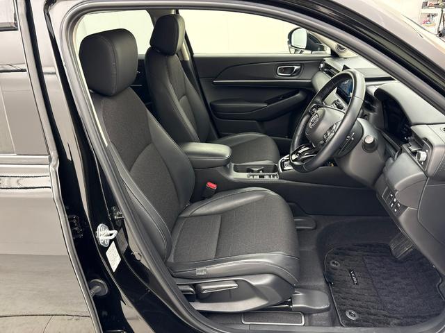 ヴェゼル ｅ：ＨＥＶＺ　ＨｏｎｄａＳＥＮＳＩＮＧ・３６０度カメラ・ＥＴＣ・ＨｏｎｄａＣＯＮＮＥＣＴディスプレイ・ＬＥＤヘッドライト・シートヒーター・Ｂｌｕｅｔｏｏｔｈ接続（11枚目）