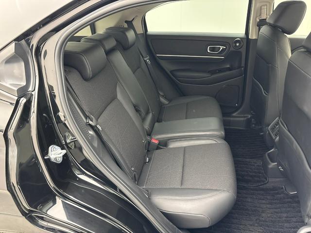 ヴェゼル ｅ：ＨＥＶＺ　ＨｏｎｄａＳＥＮＳＩＮＧ・３６０度カメラ・ＥＴＣ・ＨｏｎｄａＣＯＮＮＥＣＴディスプレイ・ＬＥＤヘッドライト・シートヒーター・Ｂｌｕｅｔｏｏｔｈ接続（12枚目）