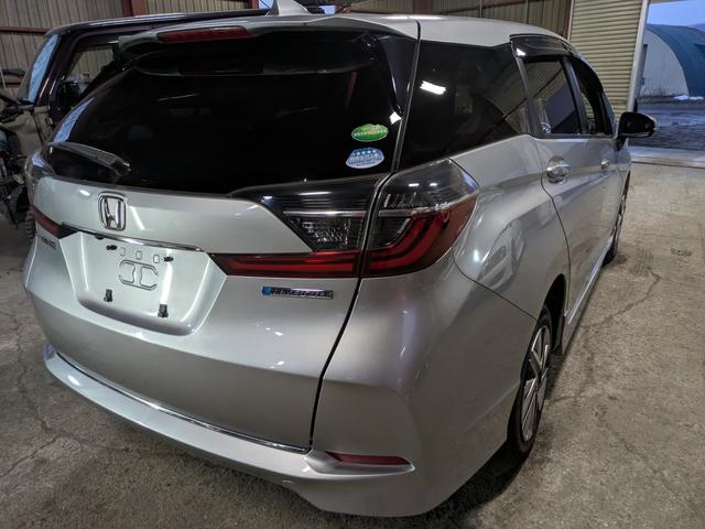 シャトル ハイブリッド ホンダセンシング 4WD ナビ TV LEDライト フォグランプ(3枚目)