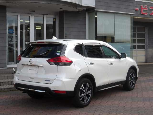 エクストレイル ２．０　２０Ｘｉ　２列車　４ＷＤ　プロパイロット　社外メモリーナビ　アラウ（3枚目）