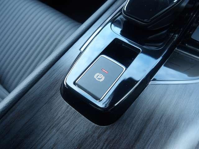 オーラ 1.2 G FOUR レザーエディション 4WD 当社試乗車アップ アラウンドビューモニタ(19枚目)