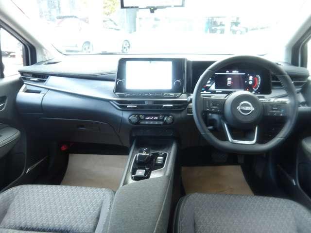 オーラ 1.2 G FOUR 4WD 当社社用車アップ 純正メモリーナビ アラ(3枚目)