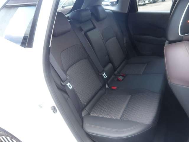 オーラ 1.2 G FOUR 4WD 当社社用車アップ 純正メモリーナビ アラ(6枚目)