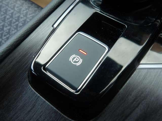 オーラ 1.2 G FOUR 4WD 当社社用車アップ 純正メモリーナビ アラ(20枚目)