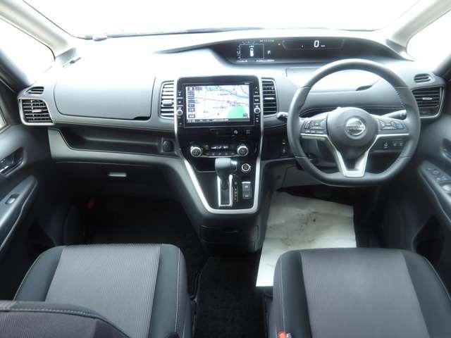 セレナ 2.0 ハイウェイスター Vセレクション 4WD プロパイロット(3枚目)