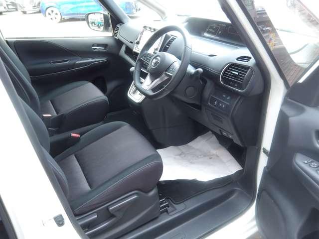 セレナ 2.0 ハイウェイスター Vセレクション 4WD プロパイロット(12枚目)