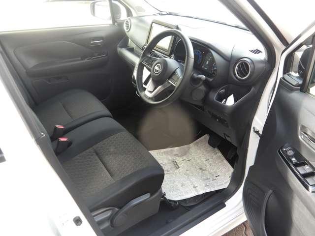 デイズ ６６０　ハイウェイスターＸ　４ＷＤ　社外９インチメモリーナビゲーション（10枚目）