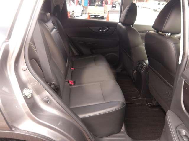 エクストレイル ２．０　２０Ｓ　Ｖセレクション　２列車　４ＷＤ　２０Ｓ　Ｖセレクション　社外ナビゲーション（19枚目）