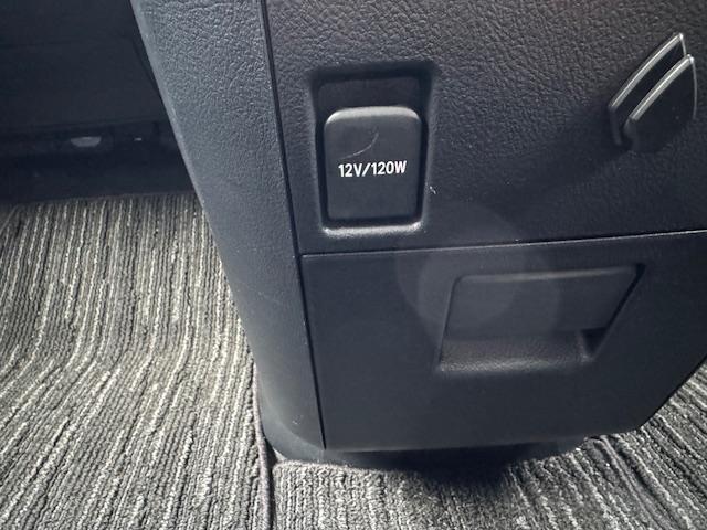 ヴェルファイア 2.5Z モデリスタエアロ work20インチ 両側パワースライドドア ナビ/フルセグTV Bluetooth接続 バックカメラ オートブレーキホールド フリップダウンモニター 後席オットマン シートカバー(19枚目)