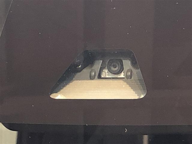 ルーミー Ｘ　Ｓ　ウォークスルー　衝突軽減システム　ＥＳＣ　バックカメラ　アイドリングストップ　ＤＶＤ再生　４ＷＤ　盗難防止システム　ワンセグ　ＡＢＳ　ＥＴＣ　エアコン　スマートキー　メモリーナビ　ナビ＆ＴＶ（5枚目）