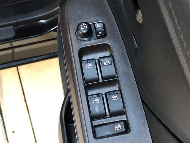 ルーミー Ｘ　Ｓ　ウォークスルー　衝突軽減システム　ＥＳＣ　バックカメラ　アイドリングストップ　ＤＶＤ再生　４ＷＤ　盗難防止システム　ワンセグ　ＡＢＳ　ＥＴＣ　エアコン　スマートキー　メモリーナビ　ナビ＆ＴＶ（14枚目）