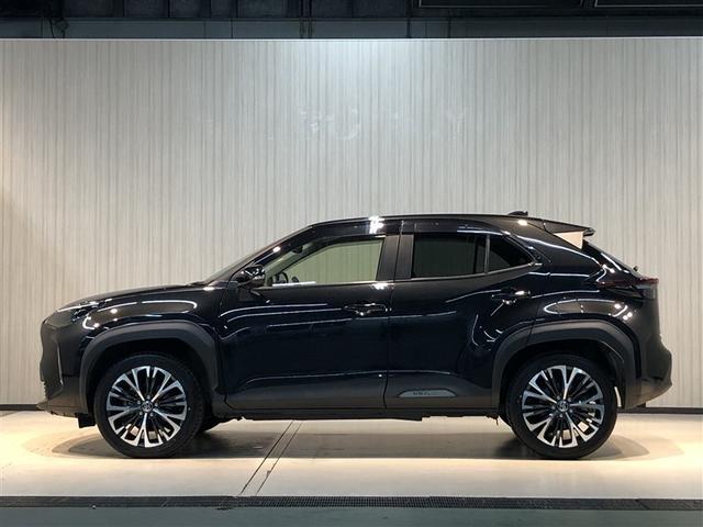 ヤリスクロス ハイブリッドＺ　クルーズＣ　横滑防止装置　リアカメラ　フルセグ地デジ　ＬＥＤライト　メモリーナビゲーション　ナビ＆ＴＶ　盗難防止装置　電動シート　ＡＷ　キーレス　寒冷地仕様　スマートキー　ＡＢＳ　４ＷＤ　エアバッグ（6枚目）