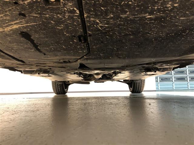 ヤリスクロス ハイブリッドＺ　クルーズＣ　横滑防止装置　リアカメラ　フルセグ地デジ　ＬＥＤライト　メモリーナビゲーション　ナビ＆ＴＶ　盗難防止装置　電動シート　ＡＷ　キーレス　寒冷地仕様　スマートキー　ＡＢＳ　４ＷＤ　エアバッグ（8枚目）