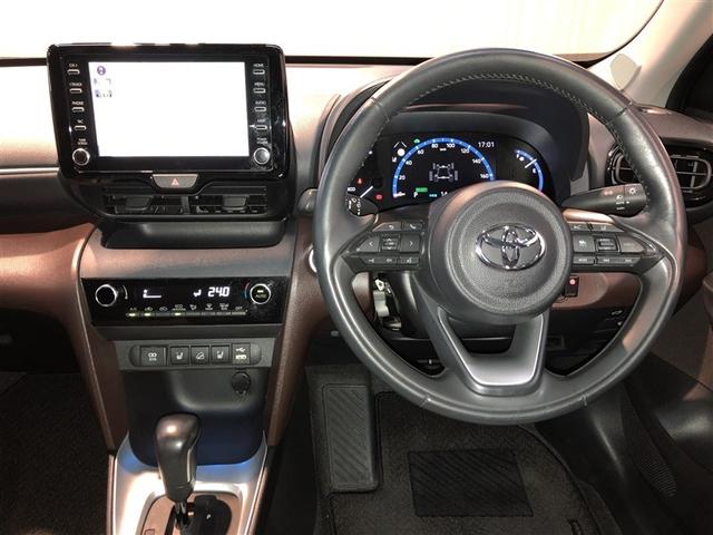 ヤリスクロス ハイブリッドＺ　クルーズＣ　横滑防止装置　リアカメラ　フルセグ地デジ　ＬＥＤライト　メモリーナビゲーション　ナビ＆ＴＶ　盗難防止装置　電動シート　ＡＷ　キーレス　寒冷地仕様　スマートキー　ＡＢＳ　４ＷＤ　エアバッグ（16枚目）