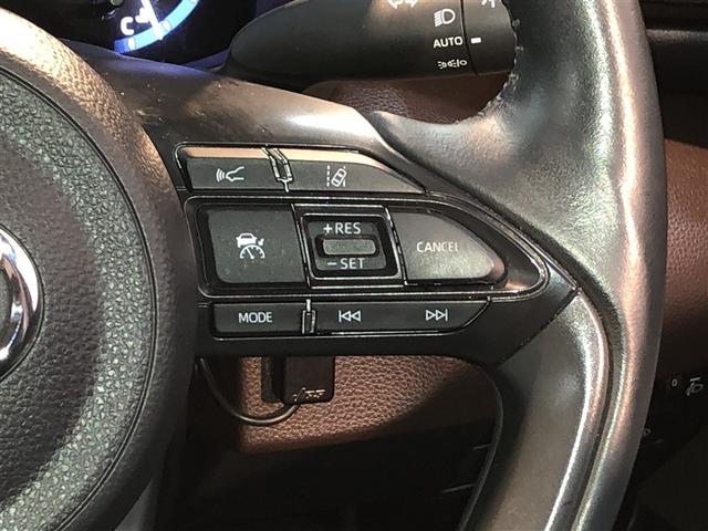 ヤリスクロス ハイブリッドＺ　クルーズＣ　横滑防止装置　リアカメラ　フルセグ地デジ　ＬＥＤライト　メモリーナビゲーション　ナビ＆ＴＶ　盗難防止装置　電動シート　ＡＷ　キーレス　寒冷地仕様　スマートキー　ＡＢＳ　４ＷＤ　エアバッグ（18枚目）