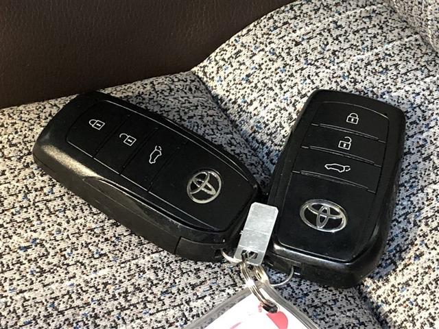 ヤリスクロス ハイブリッドＺ　クルーズＣ　横滑防止装置　リアカメラ　フルセグ地デジ　ＬＥＤライト　メモリーナビゲーション　ナビ＆ＴＶ　盗難防止装置　電動シート　ＡＷ　キーレス　寒冷地仕様　スマートキー　ＡＢＳ　４ＷＤ　エアバッグ（22枚目）