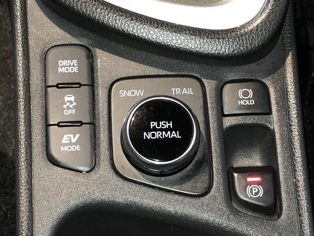 ヤリスクロス ハイブリッドＺ　クルーズＣ　横滑防止装置　リアカメラ　フルセグ地デジ　ＬＥＤライト　メモリーナビゲーション　ナビ＆ＴＶ　盗難防止装置　電動シート　ＡＷ　キーレス　寒冷地仕様　スマートキー　ＡＢＳ　４ＷＤ　エアバッグ（23枚目）