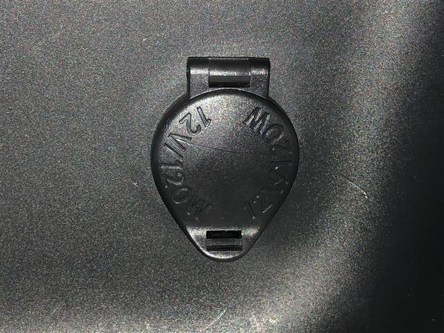 ヤリスクロス ハイブリッドＺ　クルーズＣ　横滑防止装置　リアカメラ　フルセグ地デジ　ＬＥＤライト　メモリーナビゲーション　ナビ＆ＴＶ　盗難防止装置　電動シート　ＡＷ　キーレス　寒冷地仕様　スマートキー　ＡＢＳ　４ＷＤ　エアバッグ（30枚目）