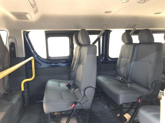 ハイエースワゴン DX ダブルエアコン 助手席エアバッグ 運転席エアバッグ 4WD キーレス 盗難防止システム フロントパワーウィンドウ ESC パワーステアリング エアコン ABS 衝突被害軽減システム 3列シート(10枚目)