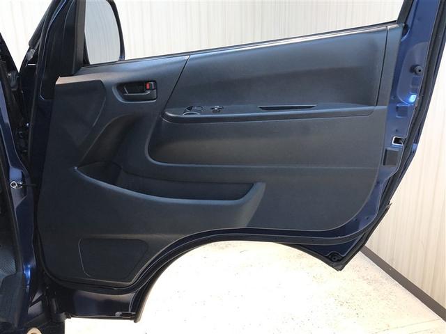 ハイエースワゴン DX ダブルエアコン 助手席エアバッグ 運転席エアバッグ 4WD キーレス 盗難防止システム フロントパワーウィンドウ ESC パワーステアリング エアコン ABS 衝突被害軽減システム 3列シート(13枚目)