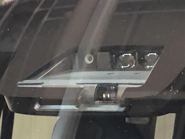 ノア Ｓｉ　フルタイム４ＷＤ　ナビ＆ＴＶ　リアクーラー　ＬＥＤヘッドライト　スマートキー　クルーズコントロール　フルセグ　ＥＳＣ　フルフラット　寒冷地仕様車　３列シート　ＥＴＣ車載器　ＤＶＤ　片側電動スライドドア（4枚目）