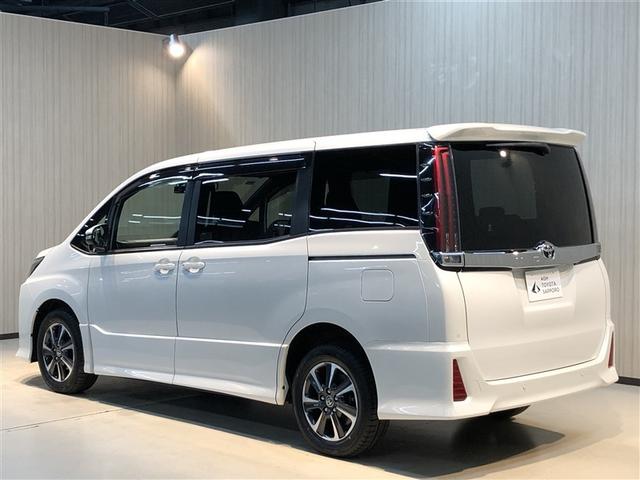 ノア Ｓｉ　フルタイム４ＷＤ　ナビ＆ＴＶ　リアクーラー　ＬＥＤヘッドライト　スマートキー　クルーズコントロール　フルセグ　ＥＳＣ　フルフラット　寒冷地仕様車　３列シート　ＥＴＣ車載器　ＤＶＤ　片側電動スライドドア（7枚目）