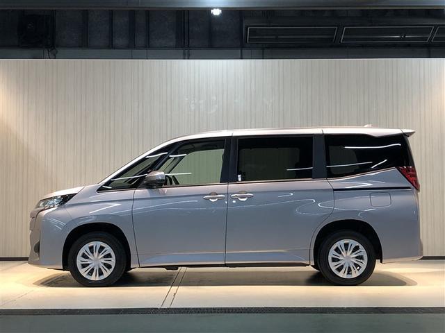ノア Ｘ　ダブルエアコン　ＬＥＤヘッド　盗難防止システム　バックカメラ　オートエアコン　クルーズコントロール　４ＷＤ　エアバッグ　ＡＢＳ　寒冷地仕様　ミュージックプレイヤー接続可　３列シート　キーレス　ＴＳＳ（6枚目）