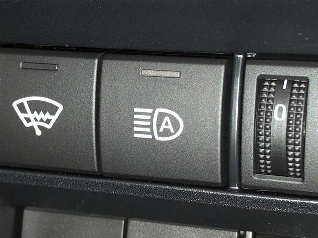 ノア Ｘ　ダブルエアコン　ＬＥＤヘッド　盗難防止システム　バックカメラ　オートエアコン　クルーズコントロール　４ＷＤ　エアバッグ　ＡＢＳ　寒冷地仕様　ミュージックプレイヤー接続可　３列シート　キーレス　ＴＳＳ（26枚目）