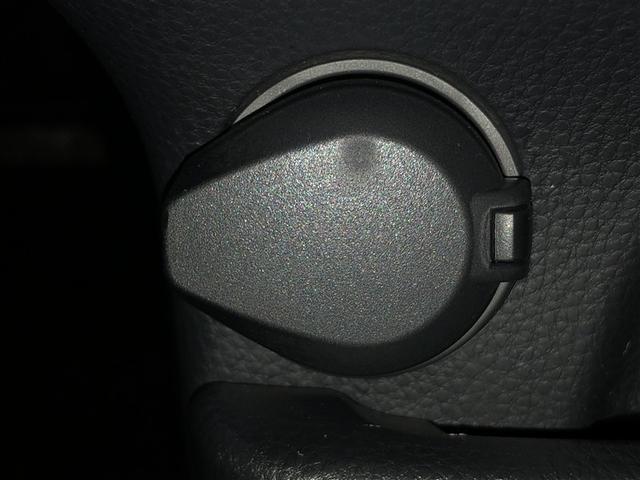 ノア Ｘ　ダブルエアコン　ＬＥＤヘッド　盗難防止システム　バックカメラ　オートエアコン　クルーズコントロール　４ＷＤ　エアバッグ　ＡＢＳ　寒冷地仕様　ミュージックプレイヤー接続可　３列シート　キーレス　ＴＳＳ（28枚目）