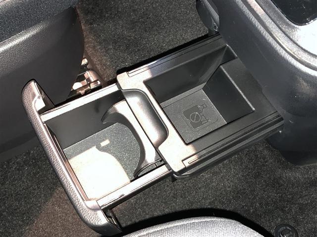 ノア Ｘ　ダブルエアコン　ＬＥＤヘッド　盗難防止システム　バックカメラ　オートエアコン　クルーズコントロール　４ＷＤ　エアバッグ　ＡＢＳ　寒冷地仕様　ミュージックプレイヤー接続可　３列シート　キーレス　ＴＳＳ（31枚目）