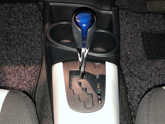 アクア Ｓ　スマートキープッシュスタート　キーレスエントリ　フルセグ地デジ　イモビ　ナビ＆ＴＶ　オートエアコン　デュアルエアバック　ＥＳＣ　パワーウィンドウ　ＤＶＤ再生可能　アルミホイール　ＳＲＳ　ＡＢＳ（16枚目）