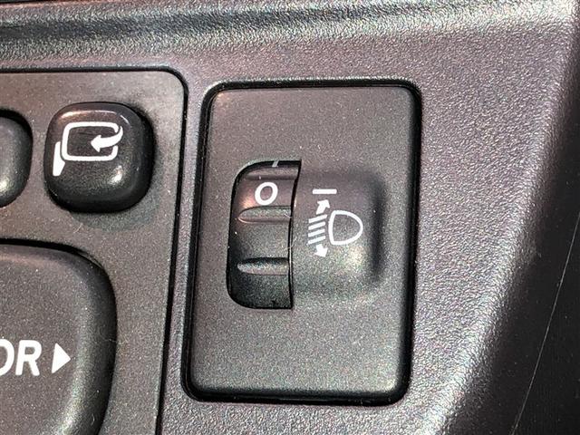 アクア Ｓ　スマートキープッシュスタート　キーレスエントリ　フルセグ地デジ　イモビ　ナビ＆ＴＶ　オートエアコン　デュアルエアバック　ＥＳＣ　パワーウィンドウ　ＤＶＤ再生可能　アルミホイール　ＳＲＳ　ＡＢＳ（23枚目）