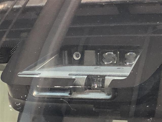 ノア ハイブリッドSi ダブルバイビー ウォークスルー 寒冷地 LEDヘッドライト クルコン 横滑り防止装置 盗難防止システム エアバッグ アルミ メモリ-ナビ スマキー Wエアコン ABS ナビ&TV デュアルエアバッグ ETC DVD(4枚目)