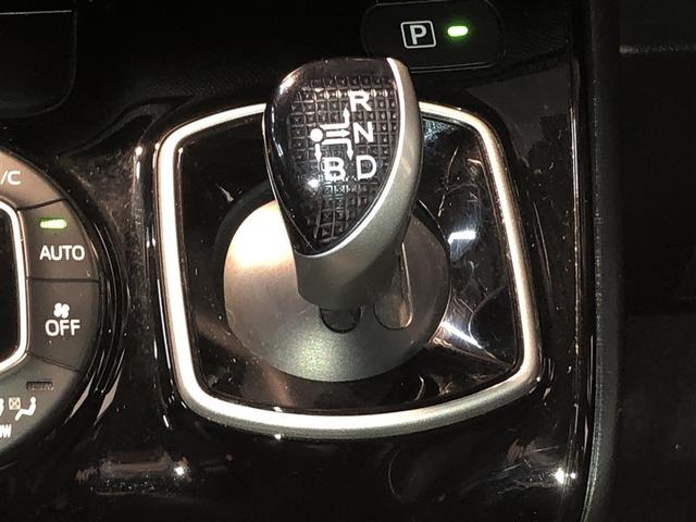 ノア ハイブリッドSi ダブルバイビー ウォークスルー 寒冷地 LEDヘッドライト クルコン 横滑り防止装置 盗難防止システム エアバッグ アルミ メモリ-ナビ スマキー Wエアコン ABS ナビ&TV デュアルエアバッグ ETC DVD(19枚目)