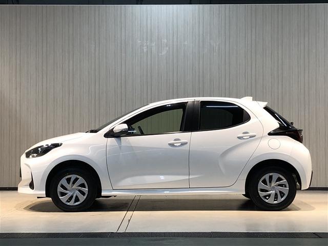 ヤリス Ｘ　追突防止装置　ＶＳＣ　スマートキー＆プッシュスタート　イモビライザー　寒冷地仕様　Ｂカメラ　マニュアルエアコン　ＥＴＣ付　ナビ　Ａクルコン　レンタアップ　４ＷＤ　パワーウインドウ　ＡＢＳ　キーレス（6枚目）