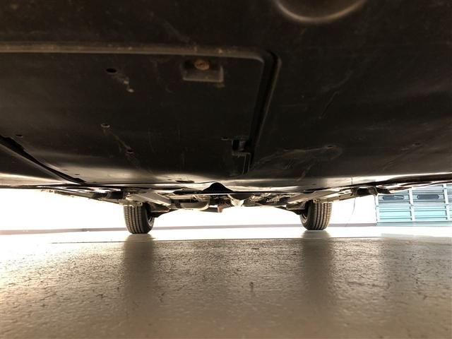 ヤリス Ｘ　追突防止装置　ＶＳＣ　スマートキー＆プッシュスタート　イモビライザー　寒冷地仕様　Ｂカメラ　マニュアルエアコン　ＥＴＣ付　ナビ　Ａクルコン　レンタアップ　４ＷＤ　パワーウインドウ　ＡＢＳ　キーレス（8枚目）