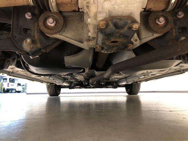 ヤリス Ｘ　追突防止装置　ＶＳＣ　スマートキー＆プッシュスタート　イモビライザー　寒冷地仕様　Ｂカメラ　マニュアルエアコン　ＥＴＣ付　ナビ　Ａクルコン　レンタアップ　４ＷＤ　パワーウインドウ　ＡＢＳ　キーレス（9枚目）