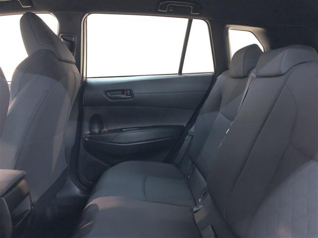 カローラクロス ハイブリッド　Ｇ　オートクルーズコントロール　ドライブレコーダー　ＥＴＣ　バックカメラ　ＬＥＤヘッドライト　ナビ　４ＷＤ　衝突被害軽減システム　メモリーナビ　オートエアコン　スマートキー　寒冷地仕様（12枚目）