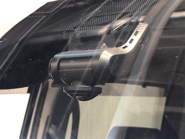 ノア Ｘ　ＡＵＸ　リアオートエアコン　パワーステアリング　助手席エアバック　オートクルーズコントロール　横滑り防止装置　ドライブレコーダー　キーレスエントリー　ナビ＆ＴＶ　オートエアコン　パワーウィンドウ（6枚目）