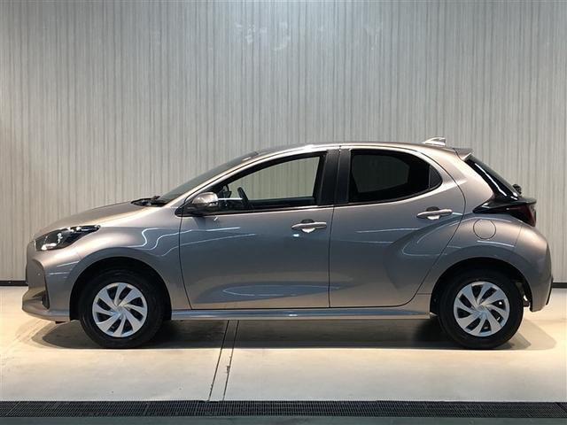 ヤリス X 追突防止装置 VSC スマートキー&プッシュスタート イモビライザー 寒冷地仕様 Bカメラ マニュアルエアコン ETC付 ナビ Aクルコン レンタアップ 4WD パワーウインドウ ABS キーレス(6枚目)