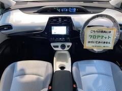 清潔で広々した座席です！是非、現車を見て体感してみてください。 2