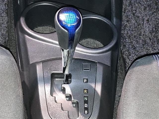 S CDプレイヤー ダブルエアバッグ 横滑防止 寒冷地 ナビ・TV AUTOエアコン アルミ PW エアB メモリーナビゲーション パワステ キーレスエントリ ABS付 DVD視聴可 Fセグ(16枚目)